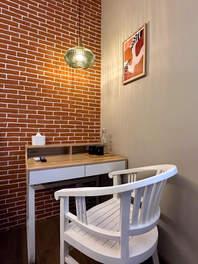 Lugano Arte Homestay Джакарта Экстерьер фото