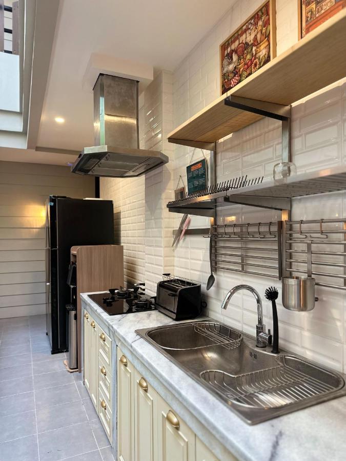 Lugano Arte Homestay Джакарта Экстерьер фото